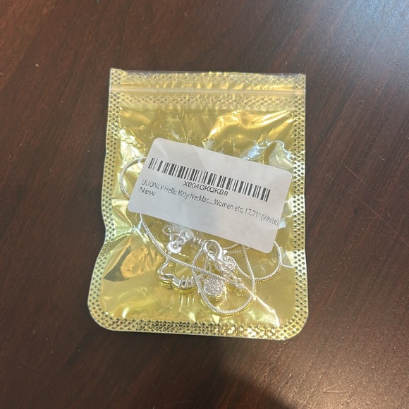 Hello Kitty Silver Plated Crystal Pendant Necklace 18” Chain - Picture 8 of 9